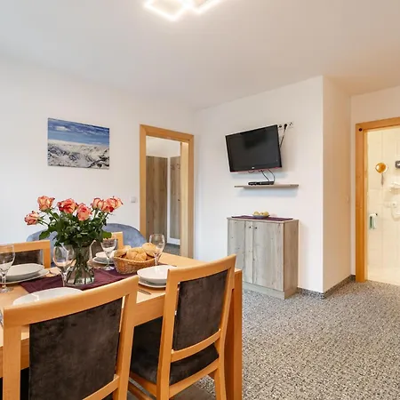 La Chiesa Lukas 奥伯古格尔