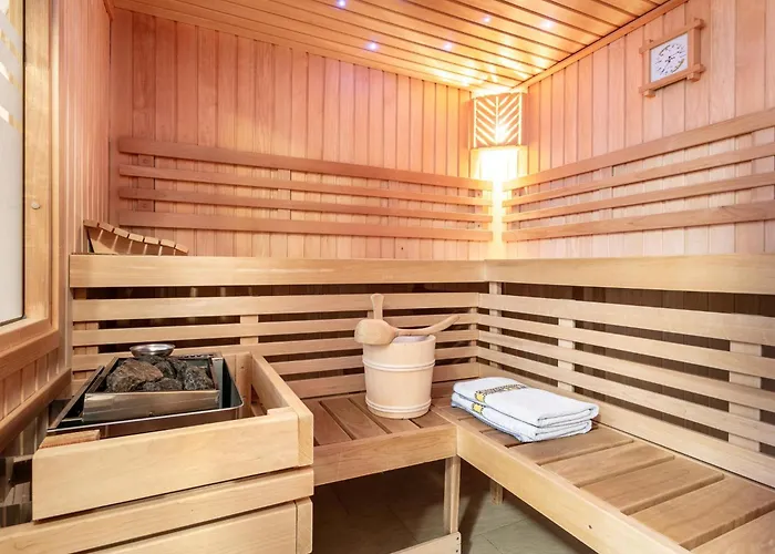 La Chiesa Lukas アパート オーバーグールグル