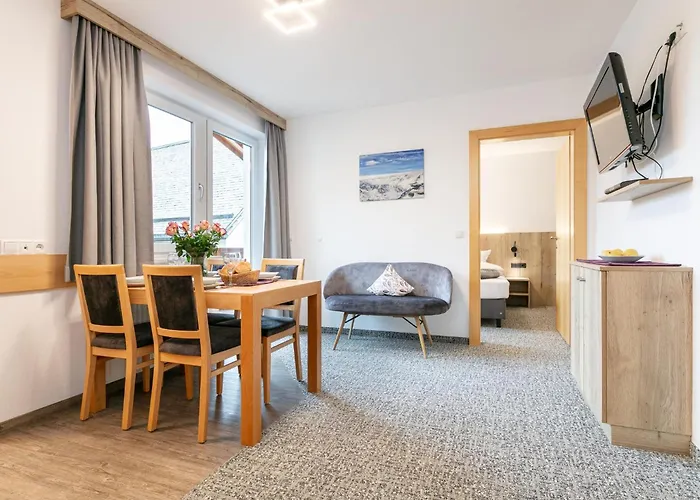 La Chiesa Lukas アパート オーバーグールグル